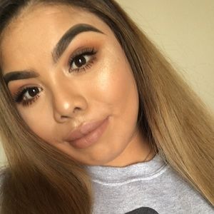 Meet your Posher, Iris